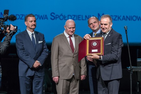 Gala jubileuszowa Młodzieżowej Spółdzielni Mieszkaniowej, fot. Szymon Zdziebło/tarantoga.pl