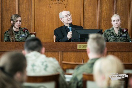 Wizyta arcybiskupa Alfonsa Nossola w Urzędzie Marszałkowskim i spotkanie z młodzieżą z regionu, fot. Andrzej Goiński