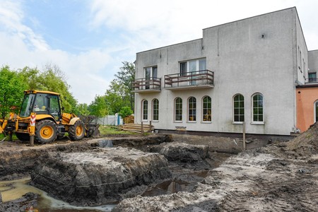 Rozpoczęcie rozbudowy Brodnickiego Centrum Caritas, fot. Łukasz Piecyk