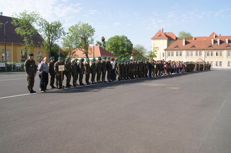 Uczniowie i studenci przed rozpoczęciem szkolenia, fot. Roman Salach