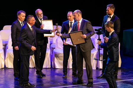 Gala Złotej Setki w Operze Nova, fot Filip Kowalkowski dla UMWKP