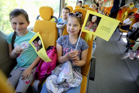 Oficjalne obchody Święta Województwa zainaugurował przejazd "Pociągu papieskiego" z Torunia do Bydgoszczy, fot. Andrzej Goiński