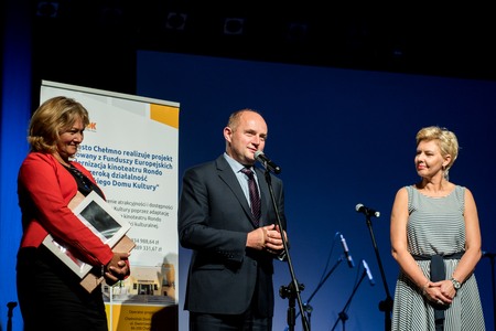 Marszałek Piotr Całbecki podczas odwiedzin kinoteatru ,,Rondo” w Chełmnie fot. Łukasz Piecyk