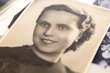 Wicemarszałek Dariusz Kurzawa z wizytą w domu Stanisławy Kowalewskiej, fot. Szymon Zdziebło/Tarantoga.pl