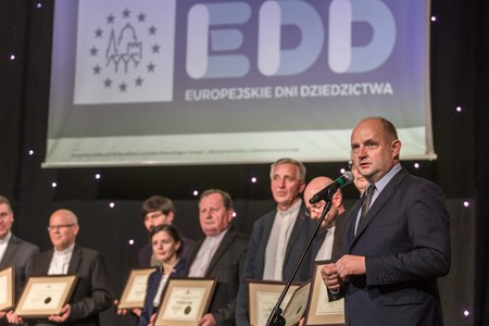 Wręczenie nagród laureatom konkursu „Dziedzictwo wieków” oraz podsumowanie dziesięciu lat realizacji marszałkowskiego programu wspierania prac w kujawsko-pomorskich zabytkach, fot. Szymon Zdziebło/Tarantoga.pl