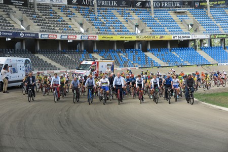 Prezentacja szkółek kolarskich na toruńskiej Motoarenie, fot. archiwum Urzędu Marszałkowskiego