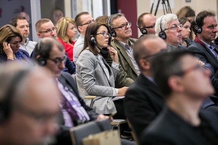 Samorządowcy oraz eksperci i przedstawiciele unijnych instytucji rozmawiają w Toruniu o e-administracji, fot. Andrzej Goiński