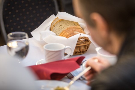 Wigilia bezdomnych w Urzędzie Marszałkowskim, fot. Szymon Zdziebło/tarantoga.pl dla UMWKP