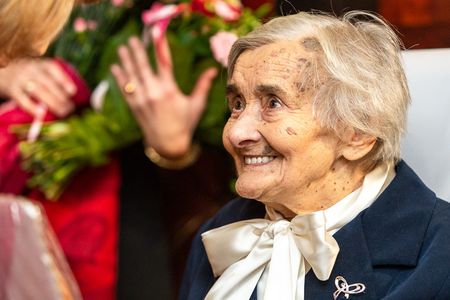 Spotkanie z Kazimierą Piotrowicz w dniu setnych urodzin jubilatki, fot. Szymon Ździebło www.tarantoga.pl