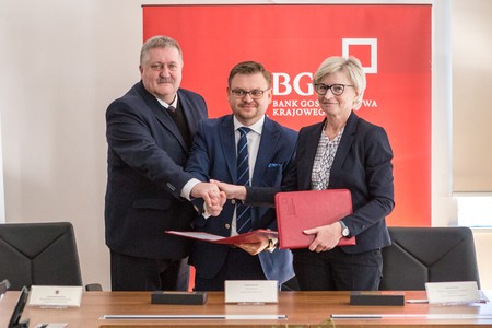 Bank Gospodarstwa Krajowego i Dynamic Seed Fund zawarły umowę, dzięki której wsparcie kapitałowe otrzyma 27 akademickich startupów, fot. Szymon Zdziebło dla UMWKP