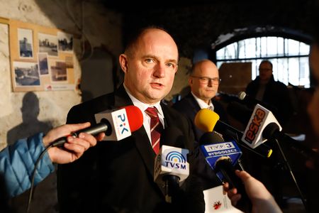 Marszałek Piotr Całbecki i prezydent Grudziądza Maciej Glamowski podpisali list intencyjny w sprawie powołania instytucji kultury w grudziądzkim Młynie Górnym, fot. Mikołaj Kuras dla UMWKP