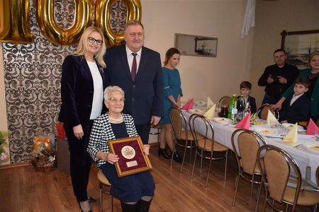 Uroczystość setnych urodzin Bronisławy Kręcickiej, fot. Urząd Gminy Włocławek