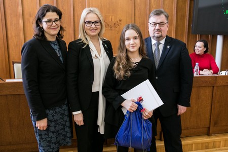 Zwyciężczyni XVI Regionalnego Konkursu Wiedzy o Samorządzie Terytorialnym, Wiktoria Dołkowska, fot. Andrzej Goiński