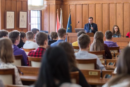 Prelekcja „Karol Wojtyła jakoczłowiek, papież i mistyk” w Urzędzie Marszałkowskim, fot. Szymon Zdziebło tarantoga.pl
