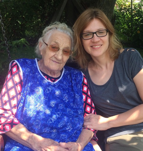 Władysława Drewnowska z wnuczką Beatą