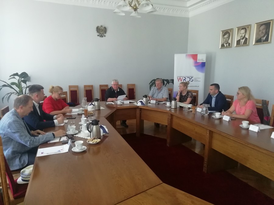 Uczestnicy posiedzenia Zespołu ds. osób niepełnosprawnych przy K-P WRDS, fot. Jarosław Łączny