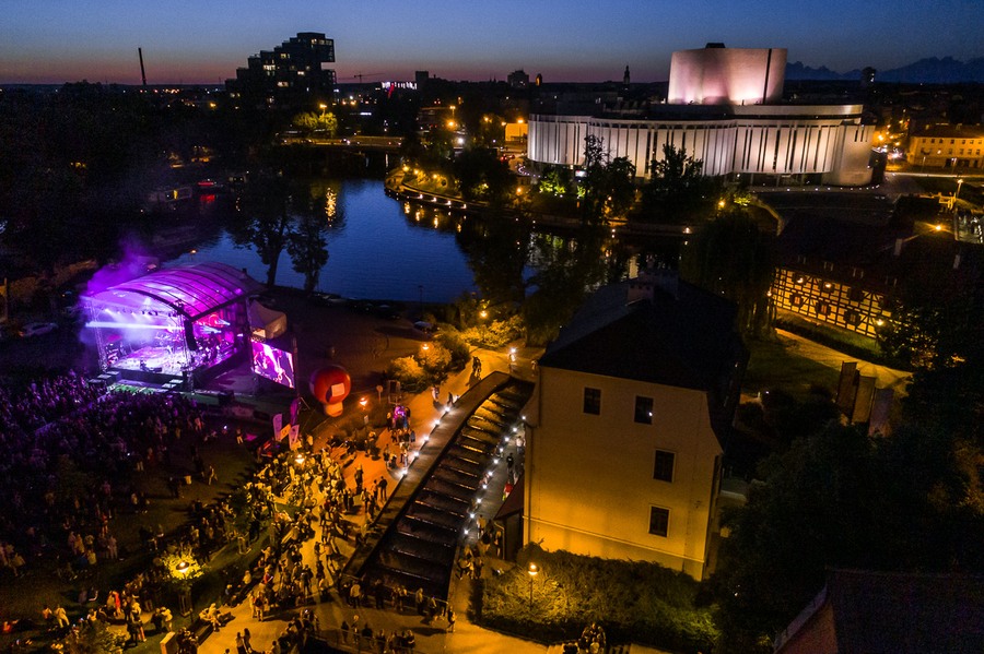 Koncert muzyki filmowej „Wyspa kina” na bydgoskiej Wyspie Młyńskiej, fot. Szymon Zdziebło/tarantoga.pl