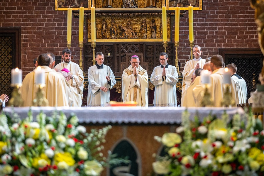 Uroczystości jubileuszu bpa Wiesława Śmigla w toruńskiej Katedrze, fot. Szymon Zdziebło/tarantoga.pl