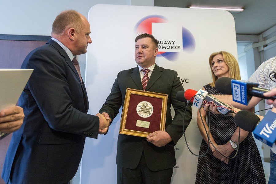 Wręczenie medalu Unitas Durat Krzysztofowi Gorzyckiemu, fot. Szymon Zdziebło/tarantoga.pl