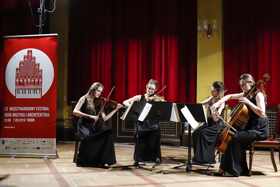 Koncert Alla Polacca - smyczkowe wycinanki w ramach 23. Miedzynarodowego Festiwalu Nova Muzyka i Architektura, fot. Mikolaj Kuras