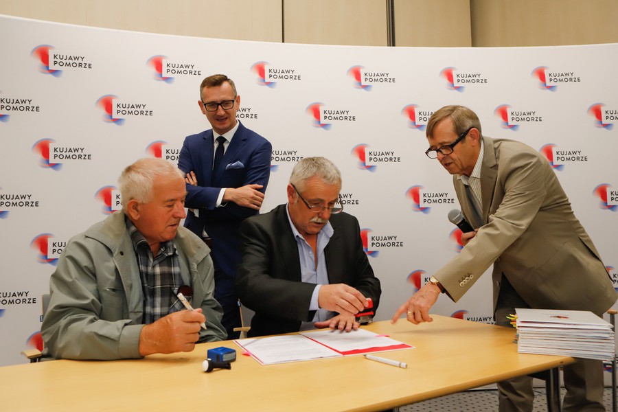 Podpisanie umów ze spółkami wodnymi, fot. Mikołaj Kuras