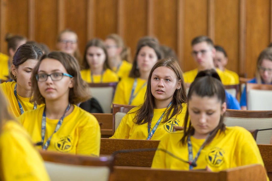 Wizyta stypendystów w Urzędzie Marszałkowskim, fot. Szymon Zdziebło/tarantoga.pl