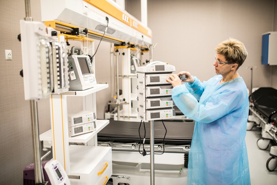 Nowoczesne wyposażenie w Szpitalu Popiełuszki, fot. Andrzej Goiński/UMWKP