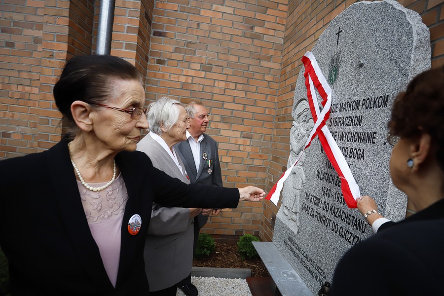 Z okazji Dnia Sybiraka odsłonięto tablicę pamiątkową, fot. Mikołaj Kuras dla UMWKP