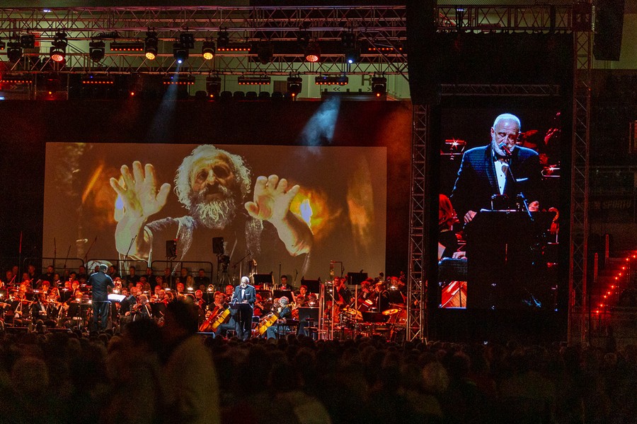 Koncert w hołdzie papieżowi Polakowi, zatytułowany „Między niebem a ziemią”, fot. Szymon Zdziebło/tarantoga.pl
