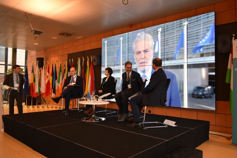 Sesja panelowa z udziałem marszałka Piotra Całbeckiego, fot. Mieszko Matusiak/UMWKP