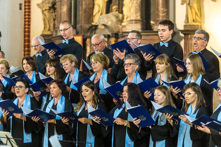 Jubileuszowy koncert chóru Święta Cecylia, fot. Szymon Zdziebło www.tarantoga.pl