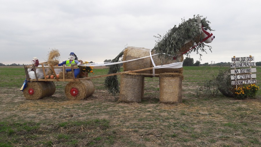 Witacz dożynkowy sołectwo Lubrańczyk, gmina Lubraniec, fot. Anna Daroszewska