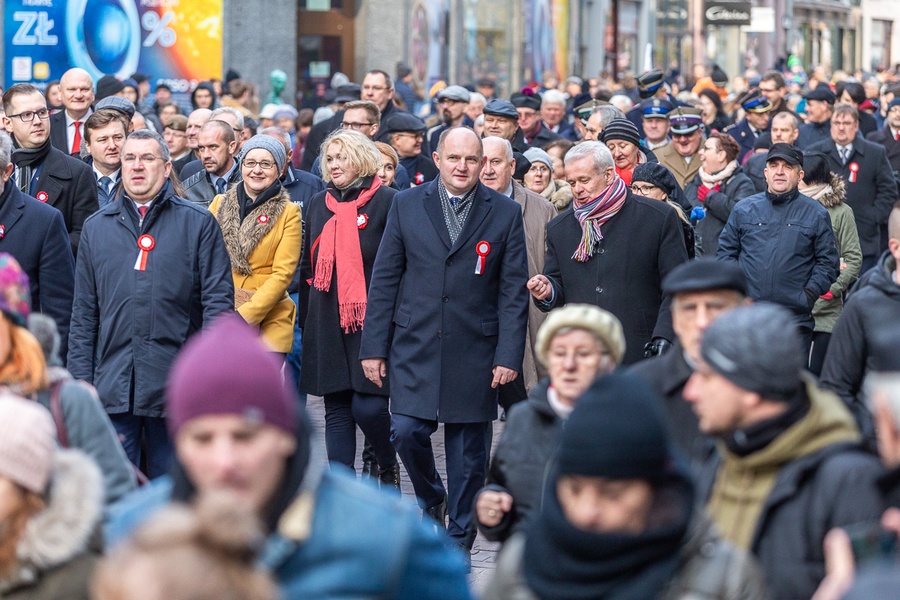 Toruńskie uroczystości 101. rocznicy odzyskania przez Polskę niepodległości, fot. Szymon Zdziebło/tarantoga.pl