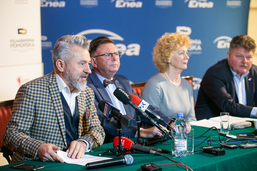 Konferencja prasowa wicemarszałka Zbigniewa Ostrowskiego i dyrektora FP Macieja Puty, fot. Filip Kowalkowski dla UMWKP