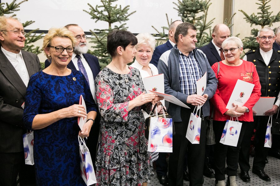 Podziękowania dla pracowników Urzędu Marszałkowskiego przechodzących na emeryturę, fot. Andrzej Goiński