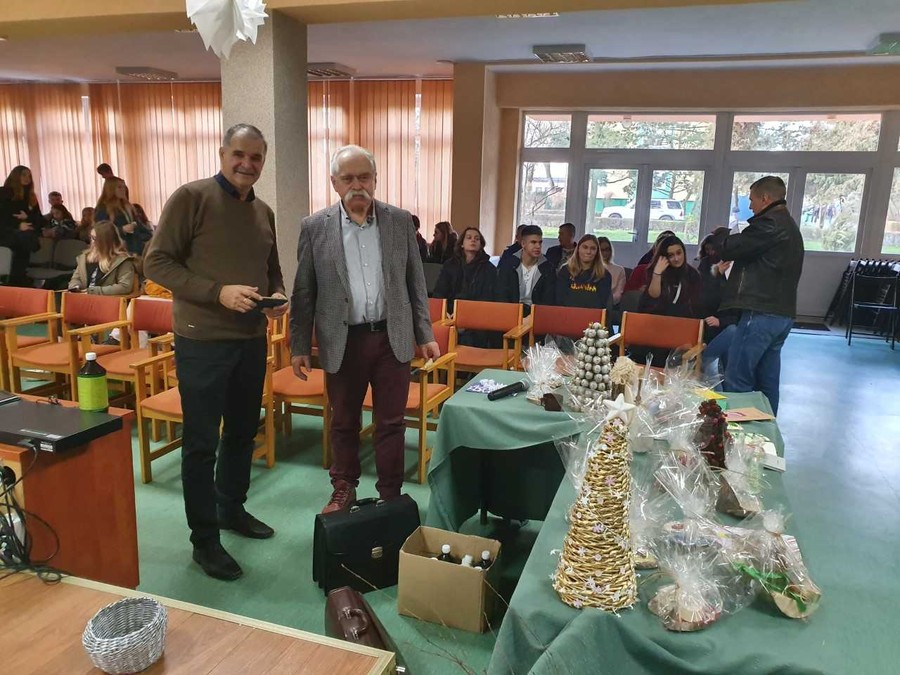 Prelekcja w Zespole Szkól w Bielicach. Na zdjęciu Stanisław Kolbusz (z prawej) i Marek Brunka (z lewej)