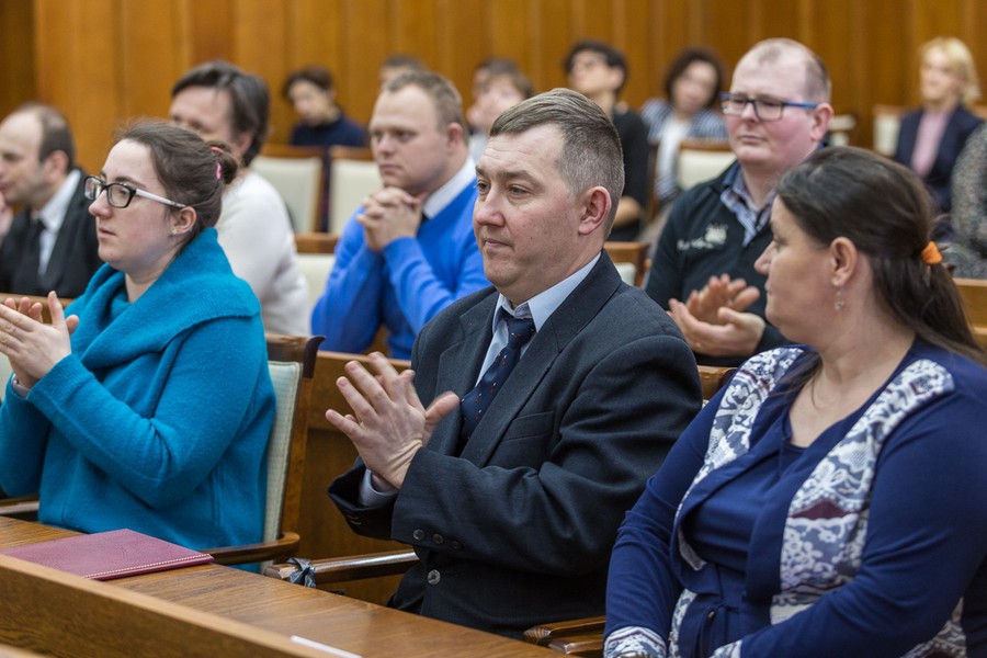 XI Sesja Osób Niepełnosprawnych, fot. Szymon Zdziebło www.tarantoga.pl dla UMWKP