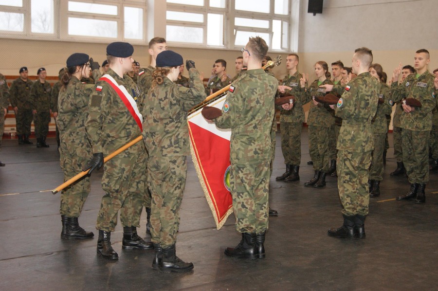 Ślubowanie uczniów klas o profilu sportowo-obronnym, fot. Roman Salach – Stowarzyszenie Polskich Artylerzystów