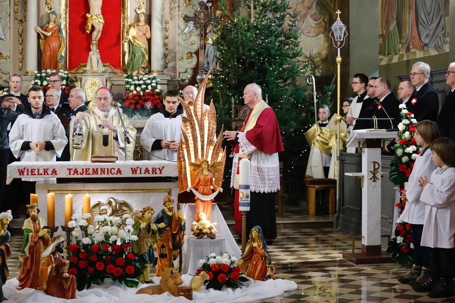 Uroczystości patriotyczne w Gniewkowie w stulecie powrotu do macierzy, fot. Mikołaj Kuras dla UMWKP