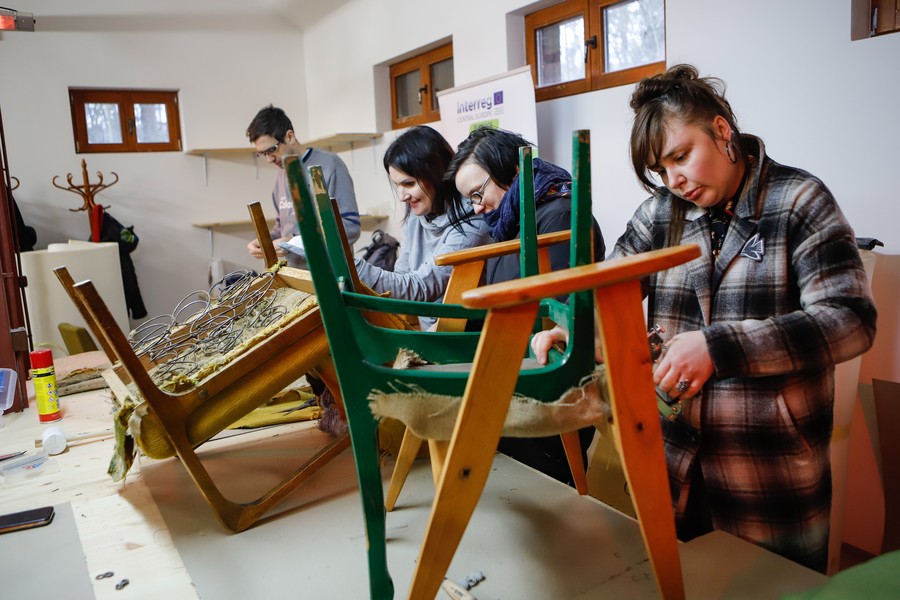 Zajęcia w kawiarence naprawczej, fot. Mikołaj Kuras dla UMWKP