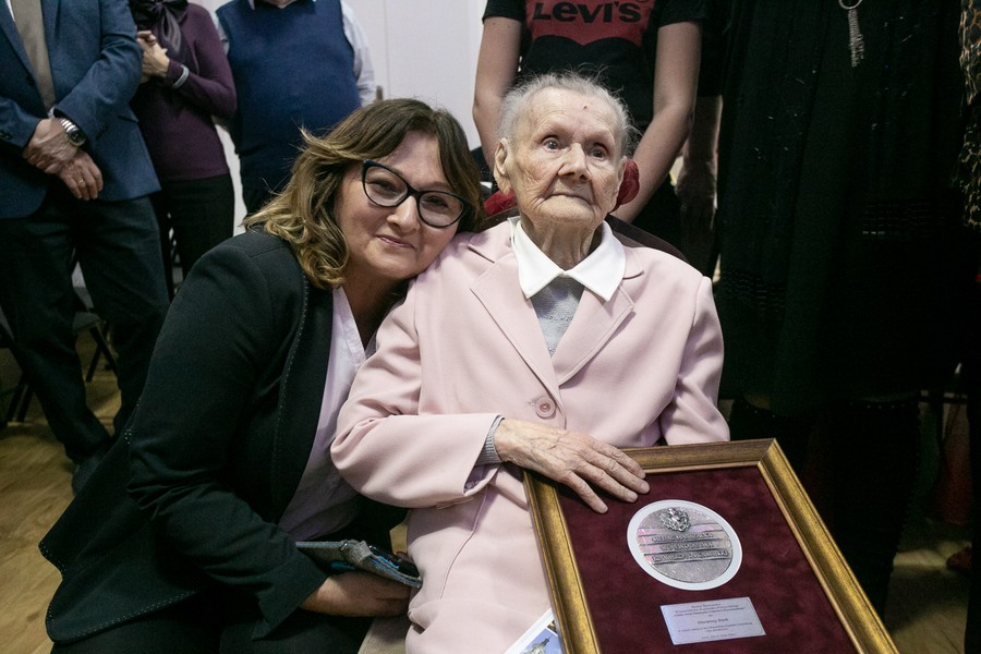 Przyjęcie urodzinowe stuletniej Marianny Bajek z Włościborza w powiecie sępoleńskim, fot. Filip Kowalkowski