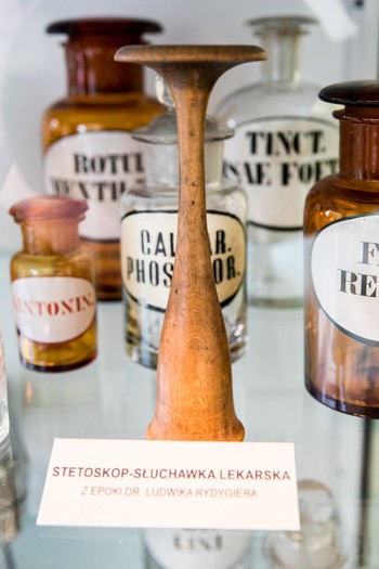 Przy pomocy takich prymitywnych narzędzi (dziś w zbiorach Muzeum Ziemi Chełmińskiej) Rydygier dokonywał swoich pionierskich operacji, fot. Andrzej Goiński 