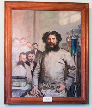 Ludwik Rydygier wśród asystentów - Katedra Chirurgii Uniwersytetu Jagiellońskiego. Zdjęcie kopii obrazu Leona Wyczółkowskiego z 1897 roku, ze zbiorów Muzeum Ziemi Chełmińskiej, fot. Andrzej Goiński 