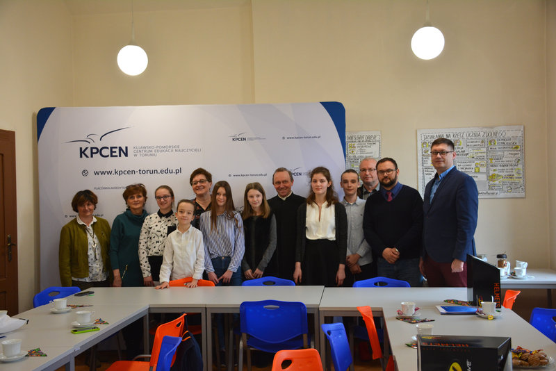Wspólne zdjęcie laureatów, fot. KPCEN Toruń