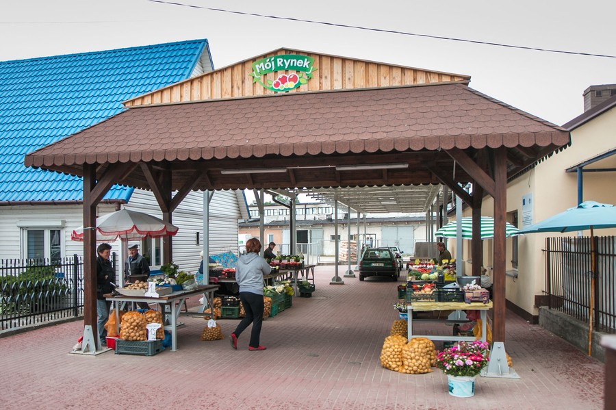 Targowisko w Czernikowie (powiat toruński), fot. Szymon Zdziebło/tarantoga.pl