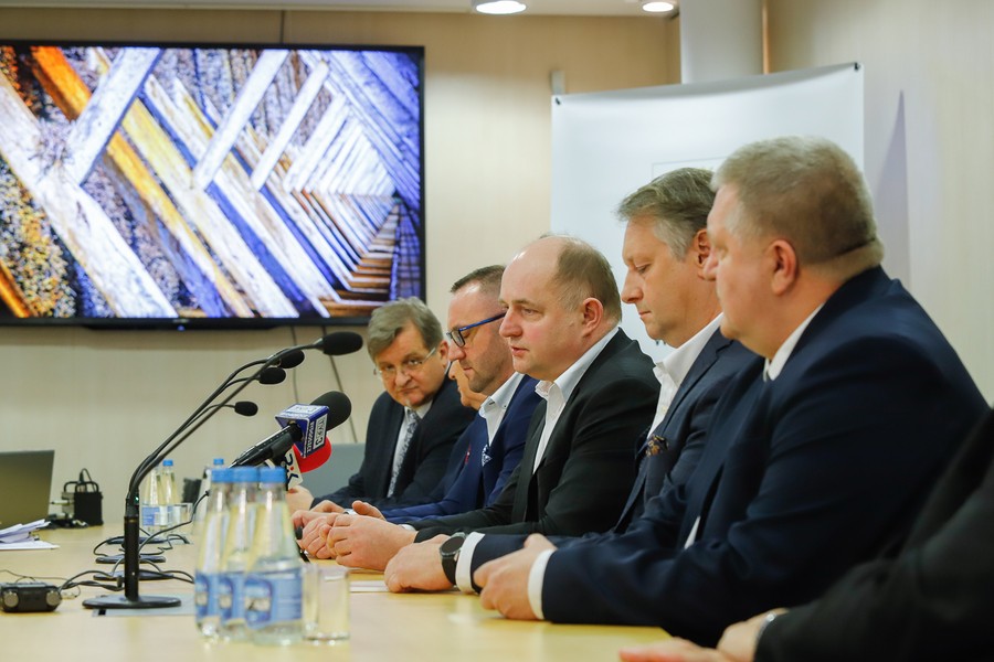 Podpisanie umowy z wykonawcami inwestycji, fot. Mikołaj Kuras