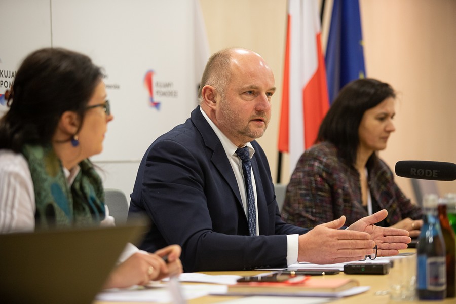 Telekonferencja prasowa marszałka Piotra Całbeckiego, 29 kwietnia 2020, fot. Mikołaj Kuras dla UMWKP