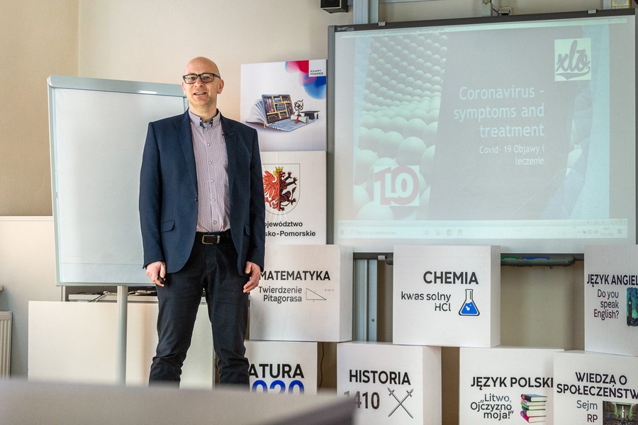 E-lekcja języka angielskiego prowadzona przez Macieja Doksę, fot. Szymon Zdziebło/tarantoga.pl dla UMWKP