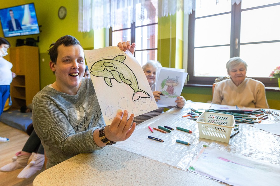 Wśród objętych dodatkami do pensji są m.in. pracownicy DPS w Chełmnie, fot. Andrzej Goiński/UMWKP.