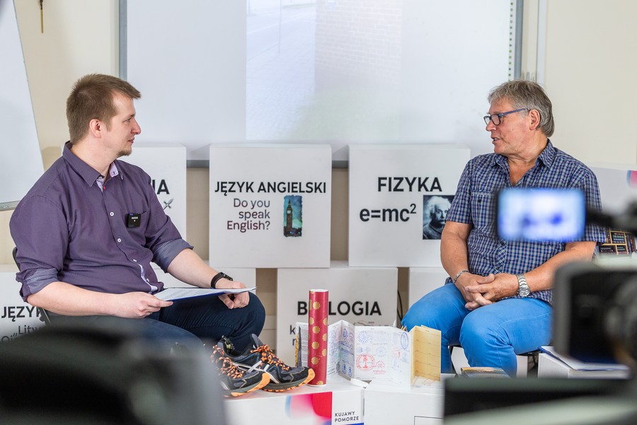 Jednym z ubiegłotygodniowych tematów zajęć były wędrówki Szlakiem Świętego Jakuba, fot. Szymon Zdziebło tarantoga.pl dla UMWKP